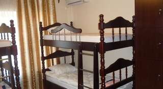Гостиница Hostel Tsentralniy na Gogolya Краснодар Кровать в общем 6-местном номере для мужчин-2