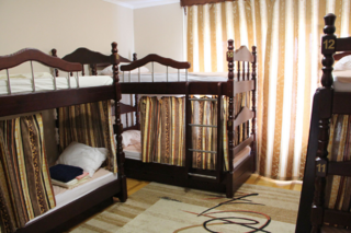 Гостиница Hostel Tsentralniy na Gogolya Краснодар Кровать в общем 6-местном номере для мужчин-1