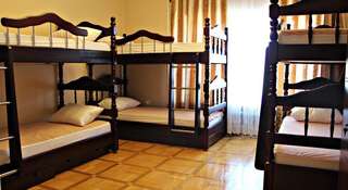 Гостиница Hostel Tsentralniy na Gogolya Краснодар Кровать в общем 6-местном номере для мужчин-3